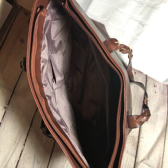 Weimeibaige Oversized PU Leather Tote - Picture 7 of 8